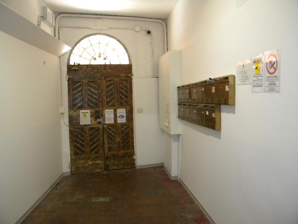 Bologna House Pratello 2 Apartment Luaran gambar